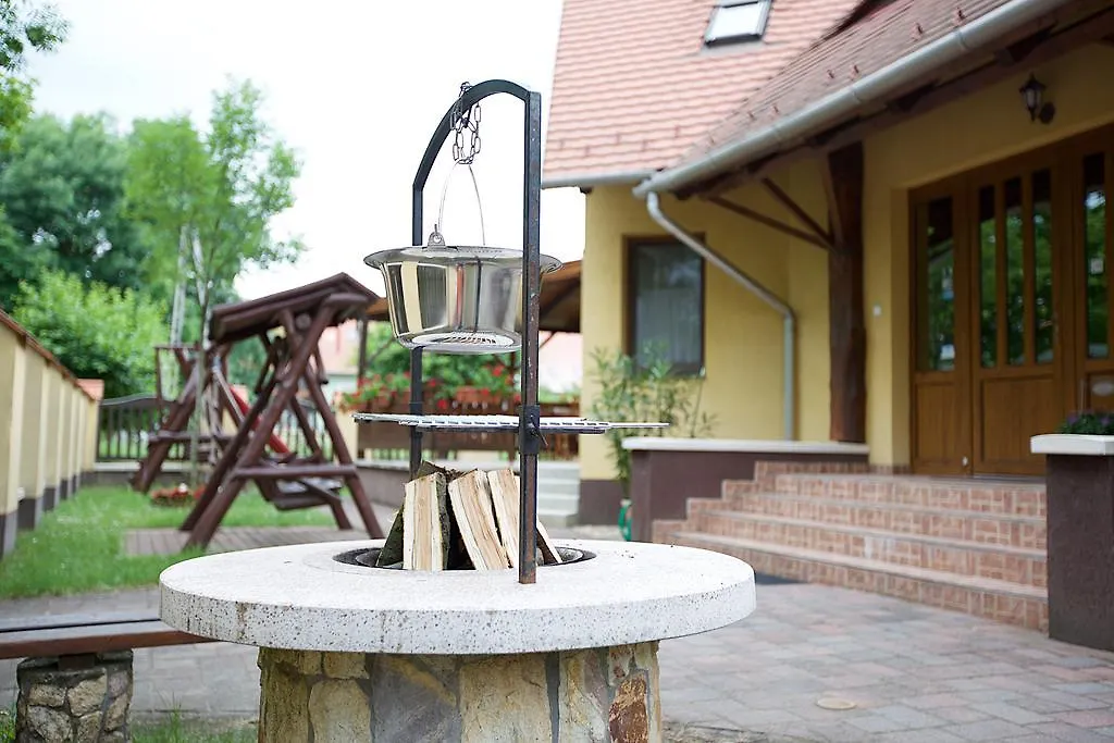 Harmonia Apartmanhaz Hajduszoboszlo Apartment
